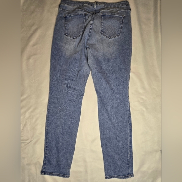 Old Navy Mid-Rise Rockstar Super-Skinny Jeans Size 16 – Curve-Hugging Fit! - Picture 4 of 6